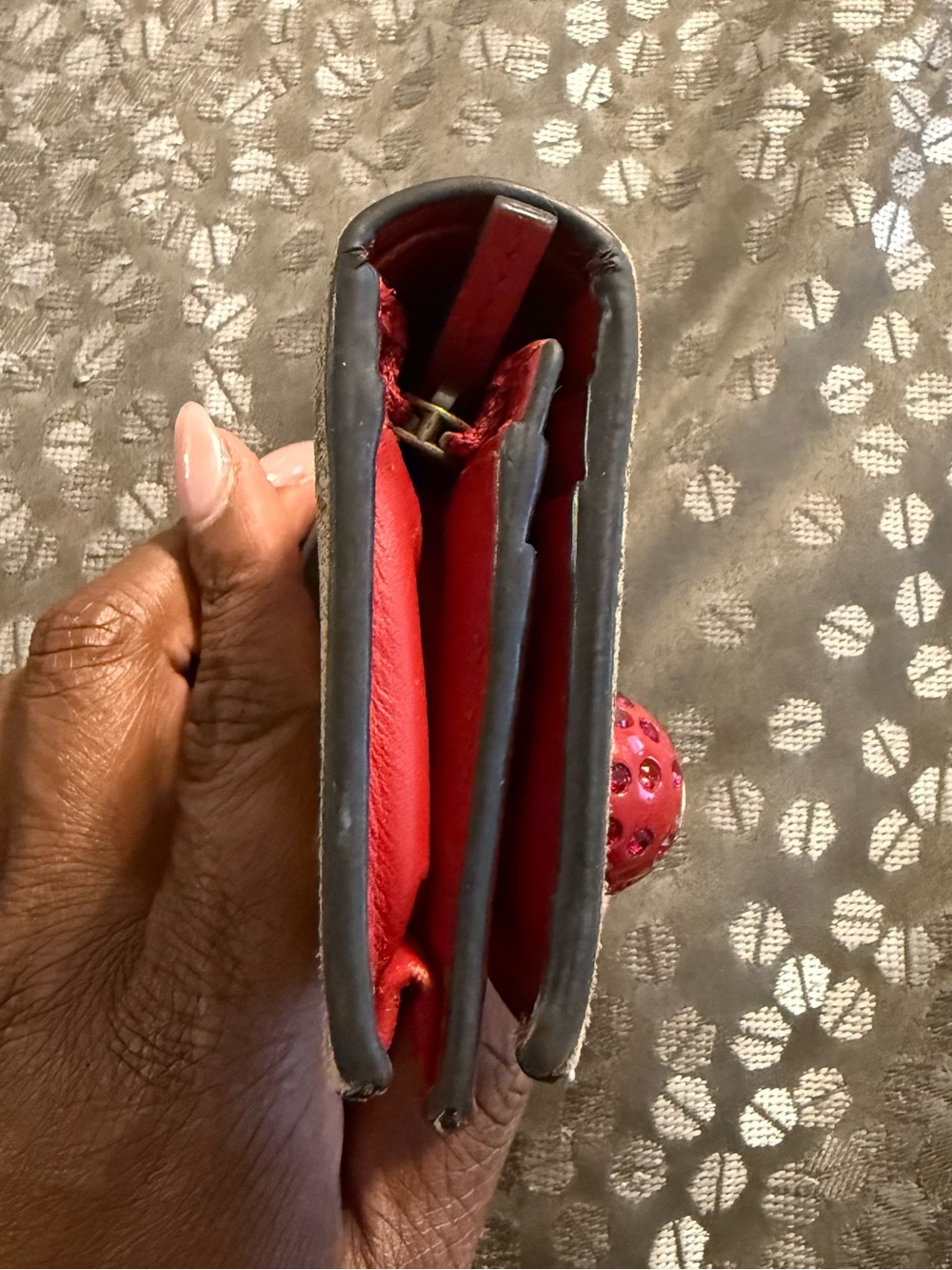 Authentic Gucci Limited Edition Supreme Cherry Compact Wallet - Picture 6 of 8